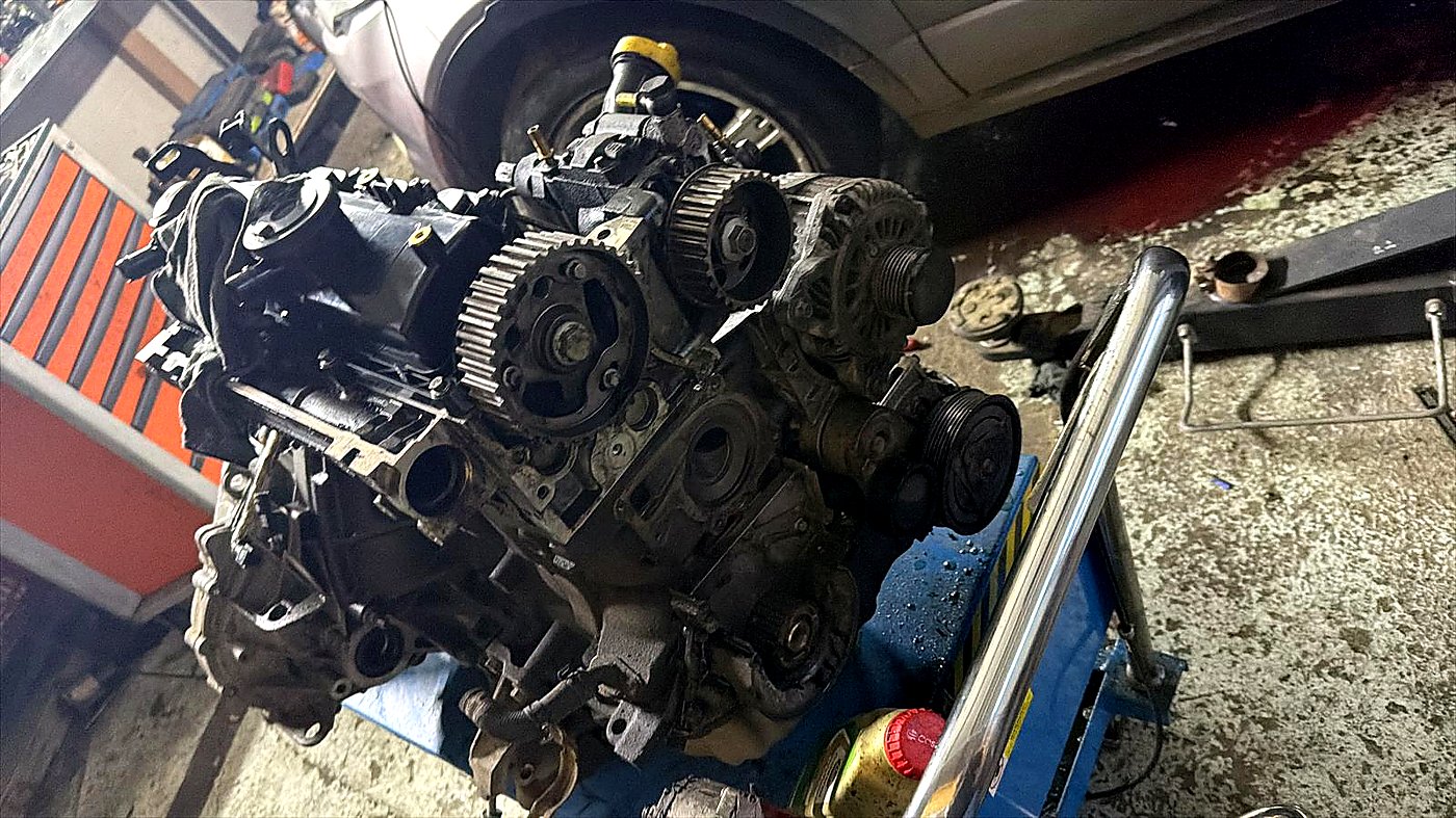 Piese auto și montaj în service — DezAuto Onești